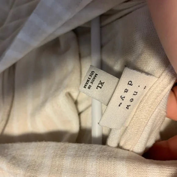 Target striped beige pull over hooded - Picture 3 of 3